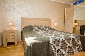 2 chambres, coffres-forts dans les chambres, chambres insonorisées
