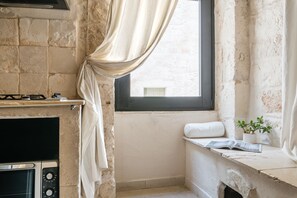 Apartment | Private kitchen | Full-size fridge, oven, stovetop, espresso maker - House 112 by Wonderful Italy (Ostuni)