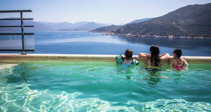 5-star architect-designed villa *****, swimming pool, walking distance to beach