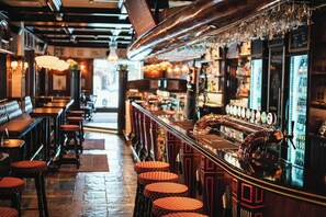 Bar (on property) - Hotel Bishops Arms Strangnas (Strängnäs)