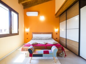 4 bedrooms, iron/ironing board, free WiFi, bed sheets - Villa tra Mare e Città (Quartu Sant'Elena)