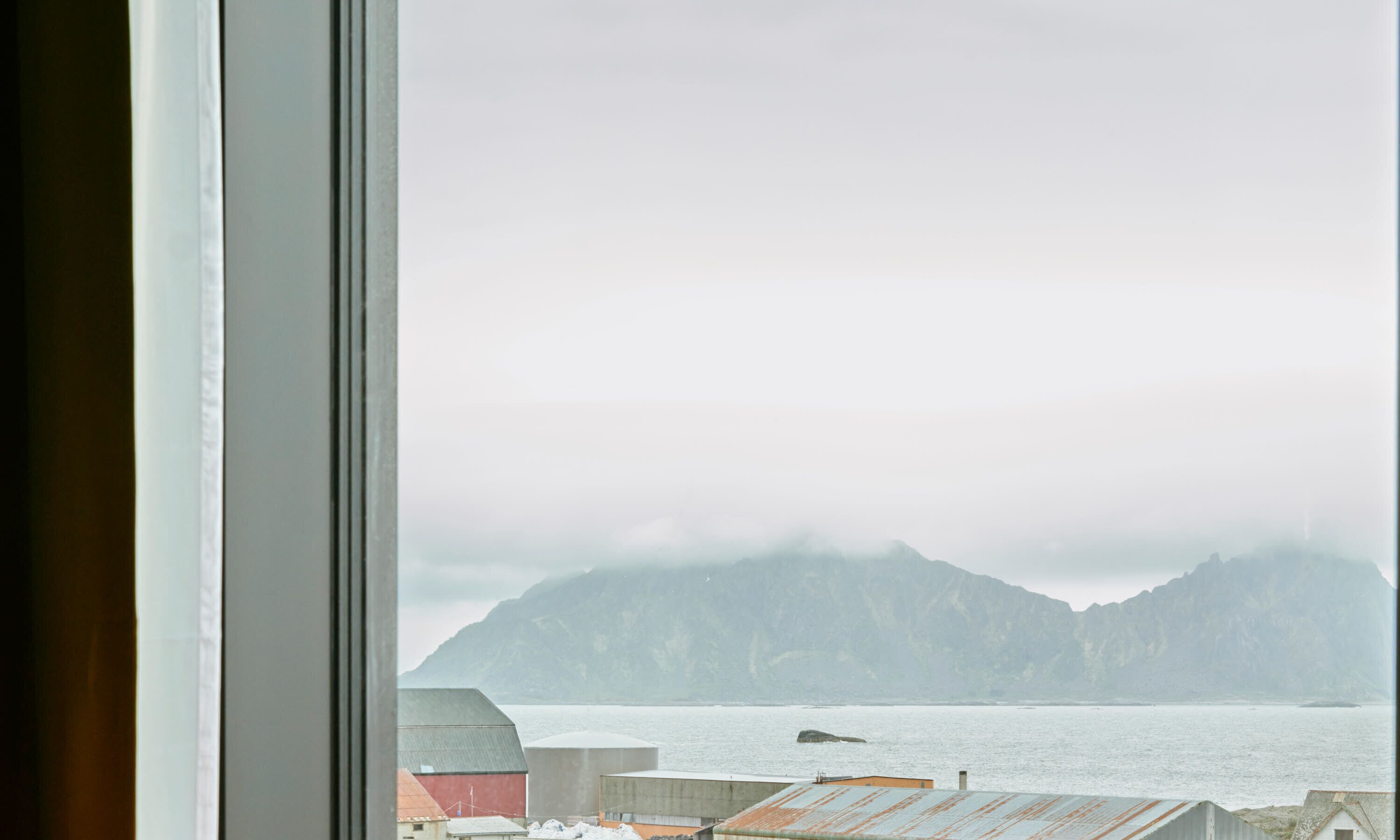 superior room | minibar, in-room safe, desk, laptop workspace