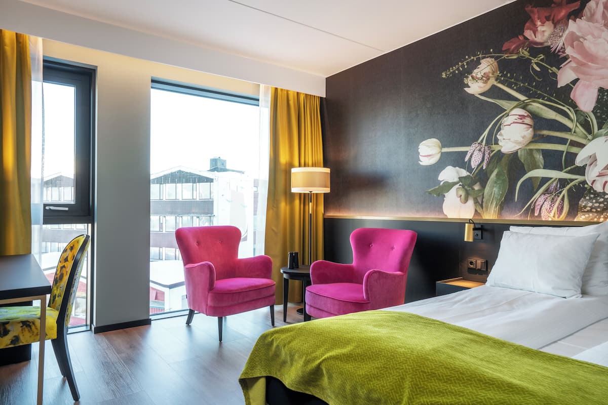 Standard Double Room | Minibar, in-room safe, desk, laptop workspace