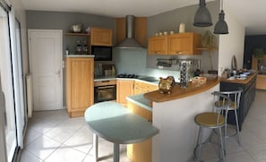 Fridge, dishwasher, toaster, cookware/dishes/utensils