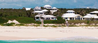 Leapin' Lizards - Enjoy the enchanting ocean-side estate of Leapin' Lizards!