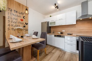 Microwave, oven, dishwasher, coffee/tea maker - Villa Zen Promona (Promina)