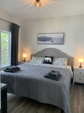 5 Schlafzimmer, Schreibtisch, Bügeleisen/Bügelbrett, kostenloses WLAN
