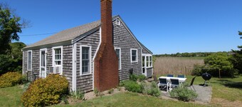 Cozy Cottage Near Rock Harbor (2223)