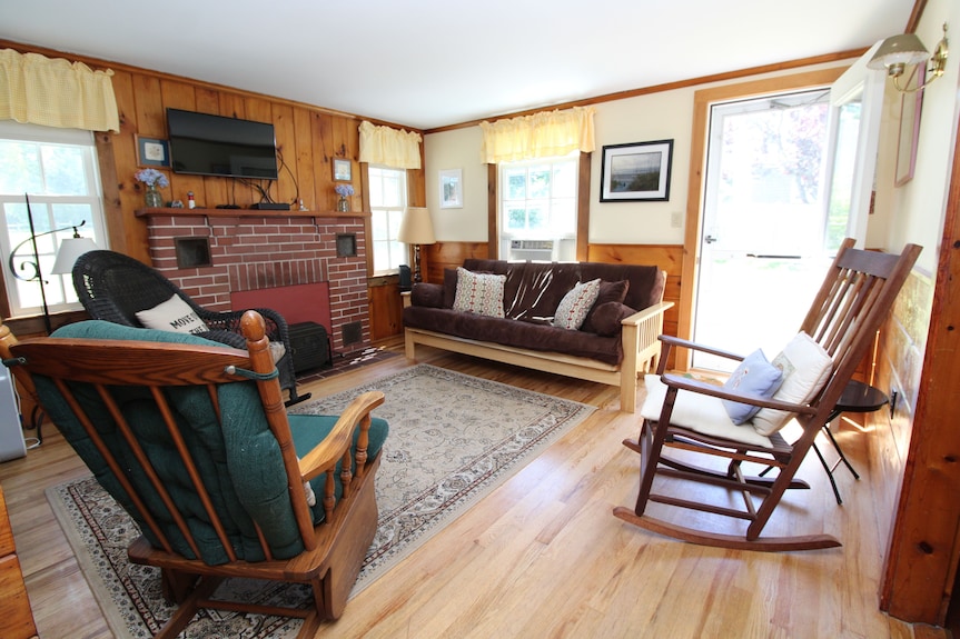 Cozy Cottage Near Rock Harbor (2223) - Wellfleet, MA