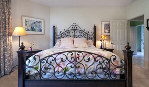 2 Schlafzimmer, Schreibtisch, Bügeleisen/Bügelbrett, kostenloses WLAN