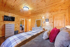 4 bedrooms, iron/ironing board, travel cot, WiFi