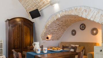 Apartment | Essbereich im Zimmer