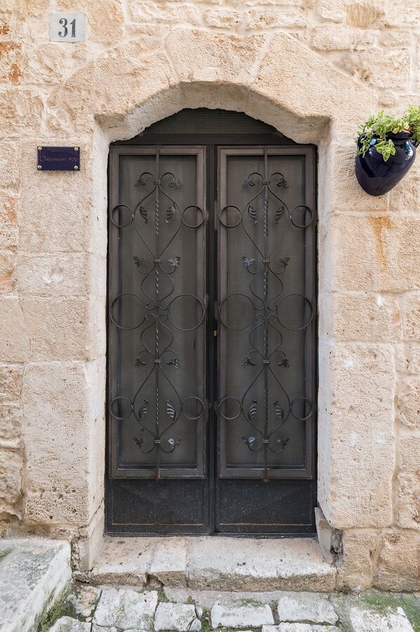 Property entrance - Ostuneon 900 (Ostuni)