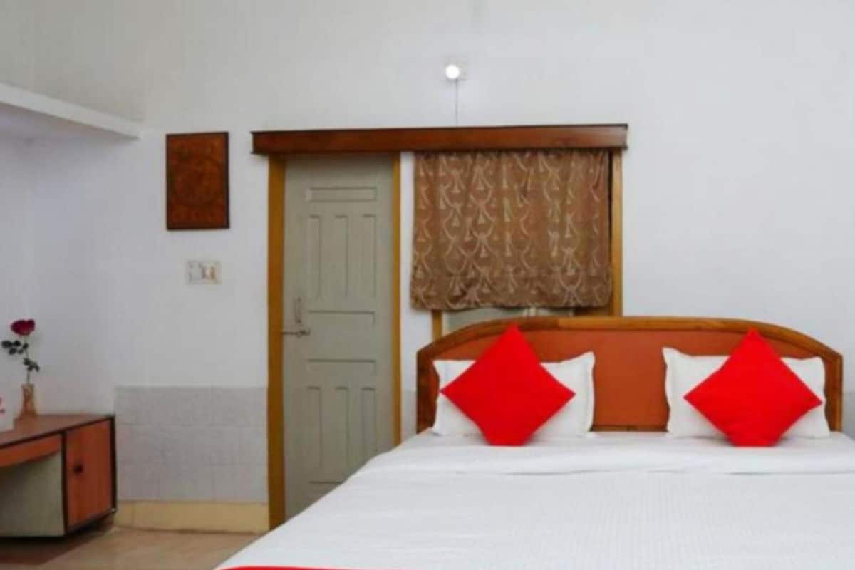 Egyptian cotton sheets, premium bedding, down duvets, memory-foam beds