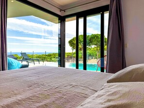 3 chambres, fer et planche à repasser, lit de bébé portatif