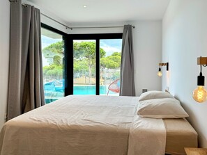 3 bedrooms, iron/ironing board, travel crib, free WiFi