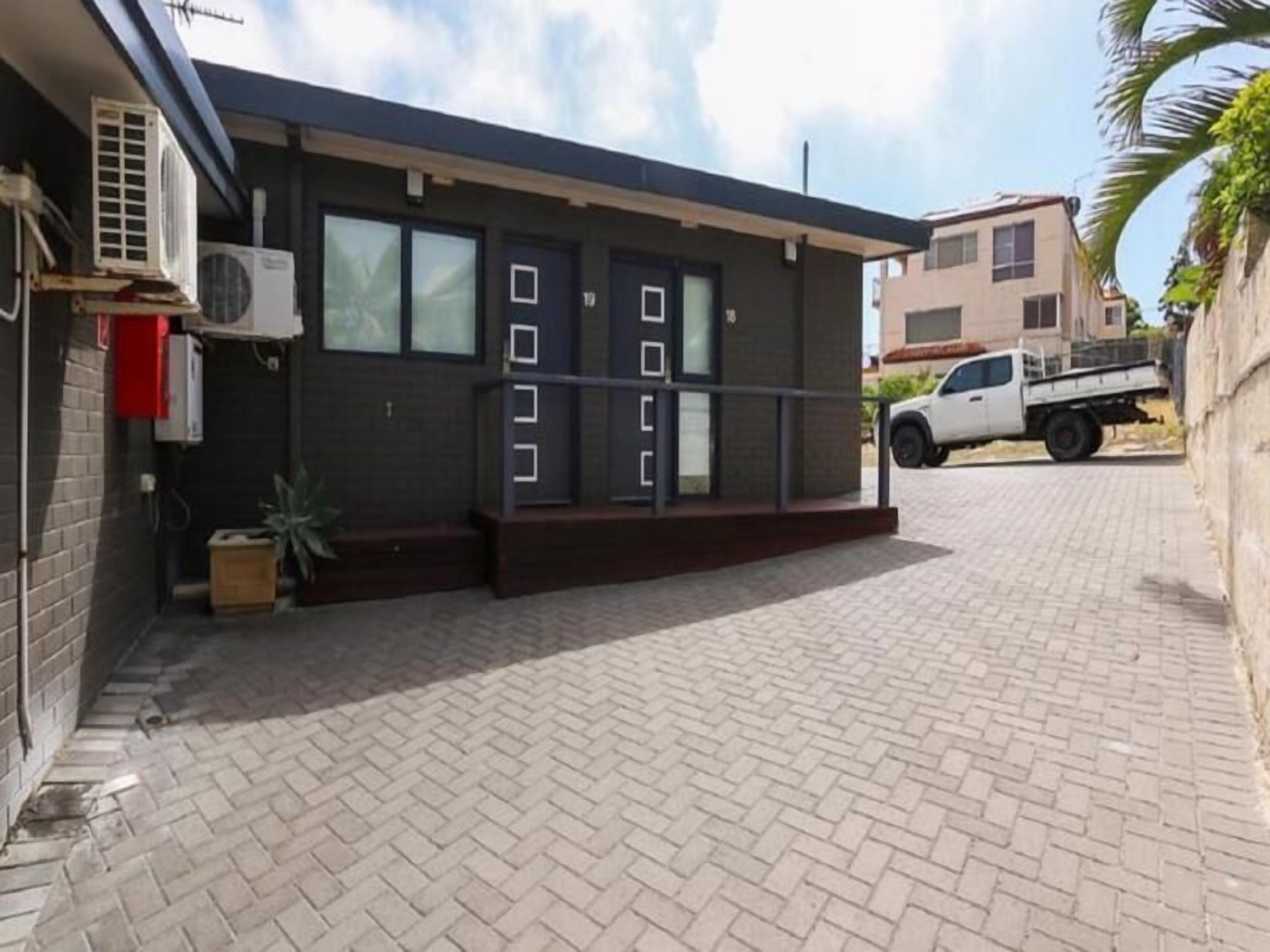 المنشأة من الخارج