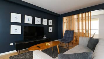 Fernseher, Stereoanlage, Arbeitsbereiche