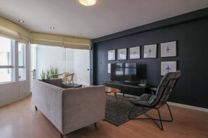 TV, stereo, offices