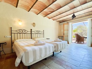 5 Schlafzimmer, Zimmersafe, Bügeleisen/Bügelbrett, kostenloses WLAN