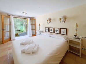 5 Schlafzimmer, Zimmersafe, Bügeleisen/Bügelbrett, kostenloses WLAN