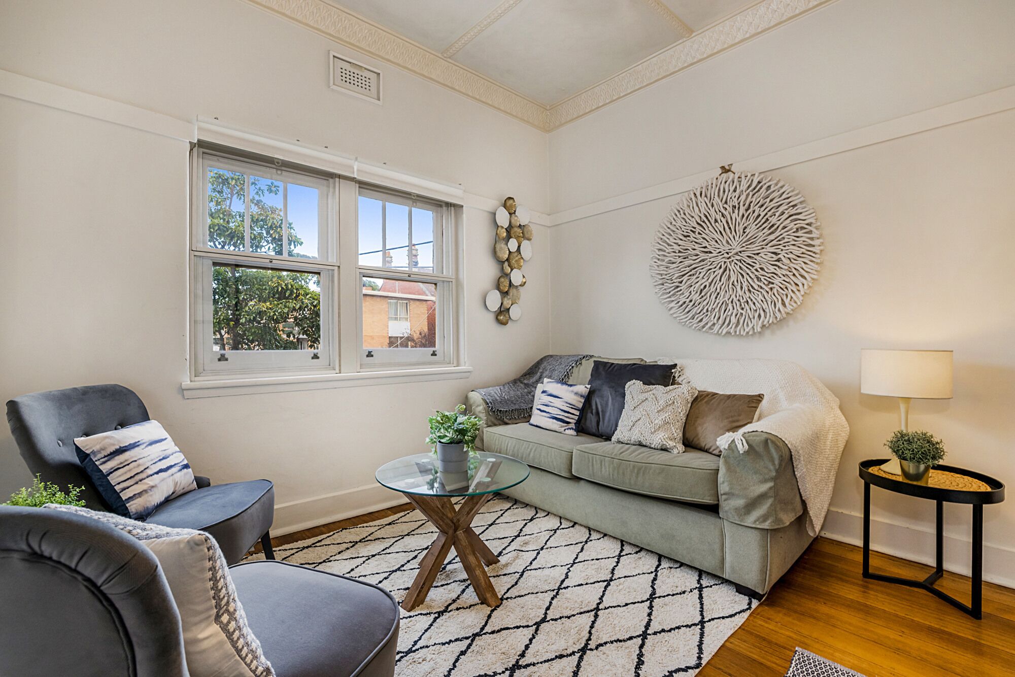 Cute 3-Bed Unit with Balcony 5 min from Beach