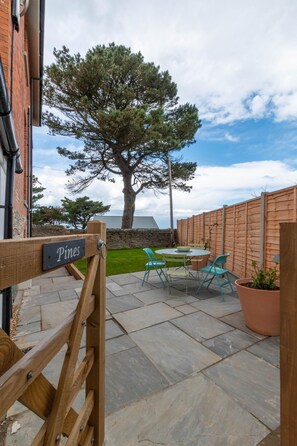 Outdoor dining - 3 Bed in Mortehoe (oc-pines) (Mortehoe)