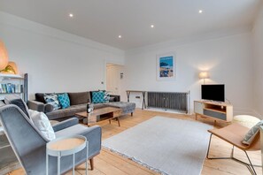 Unclassified image, 5 of 20, button