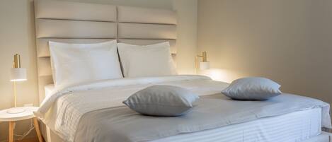 2 bedrooms, desk, travel cot, free WiFi