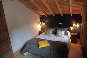 4 slaapkamers, geluiddichte muren, een strijkplank/strijkijzer