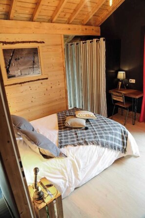 4 habitaciones, insonorización y tabla de planchar con plancha 