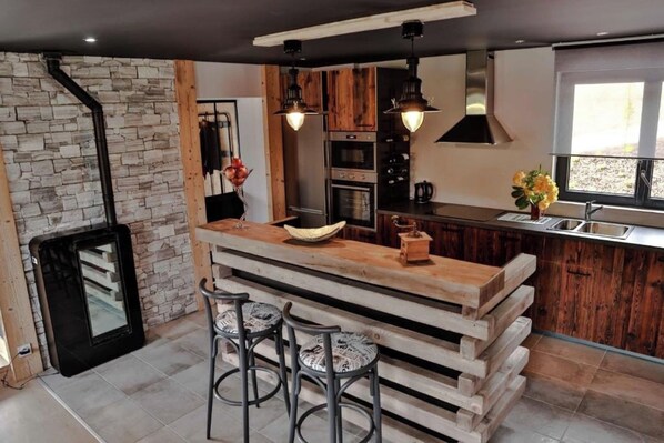 Microwave, oven, stovetop, toaster - Location du Petit Coin de Jeanne et Marcel (La Bresse)