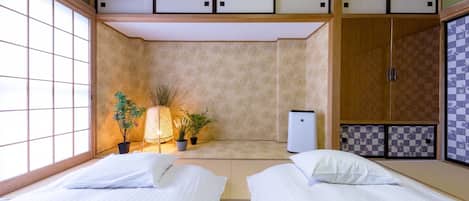 4 室のベッドルーム、WiFi (無料)、ベッドシーツ