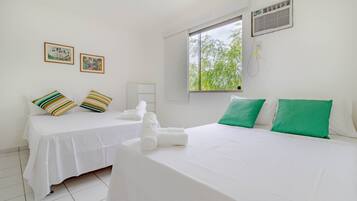 Apartment | 3 bedrooms, individually decorated, blackout drapes, free WiFi