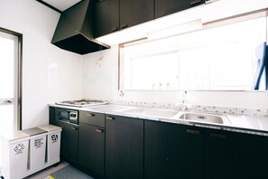 Fridge, microwave, stovetop, cookware/dishes/utensils