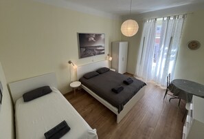 3 makuuhuonetta, silitysrauta/-lauta, ilmainen Wi-Fi, vuodevaatteet