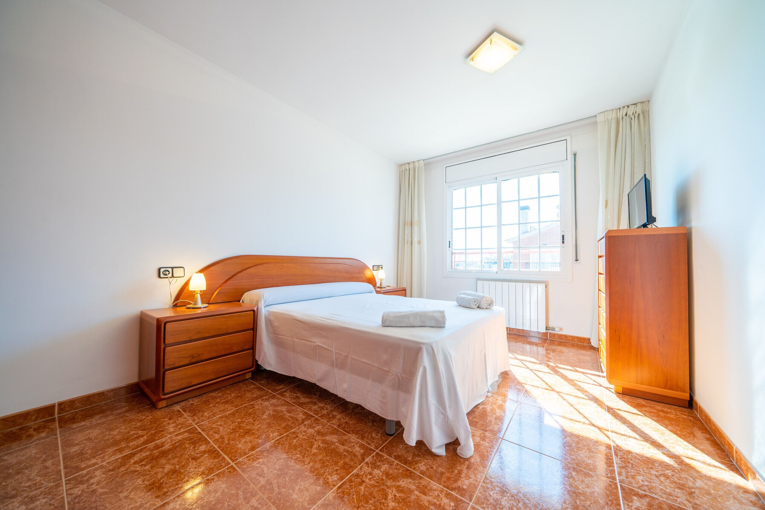 4 chambres, fer et planche à repasser, Wi-Fi gratuit, draps fournis