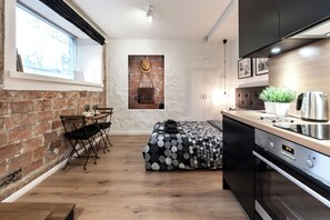 Kühlschrank, Ofen, Herdplatte, Geschirrspüler