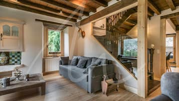 Televisie en een open haard