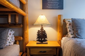 3 bedrooms, iron/ironing board, WiFi, bed sheets - 100 Steps Away, Ski in Ski Out Condo (Big Sky)