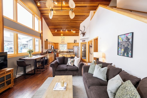 100 Steps Away, Ski in Ski Out Condo