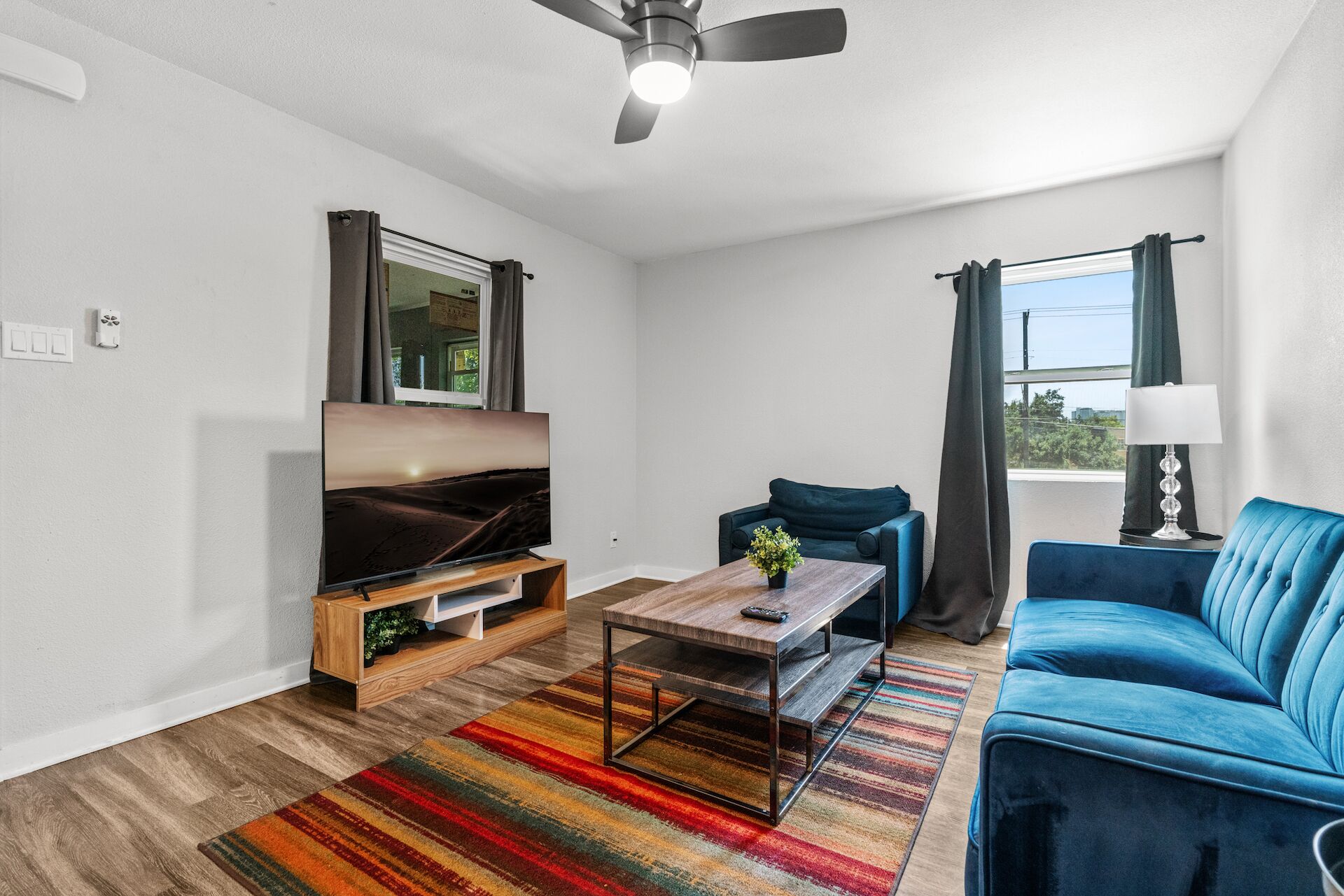 Modern 2BR Near UT | Hyde Park | Evonify 2301