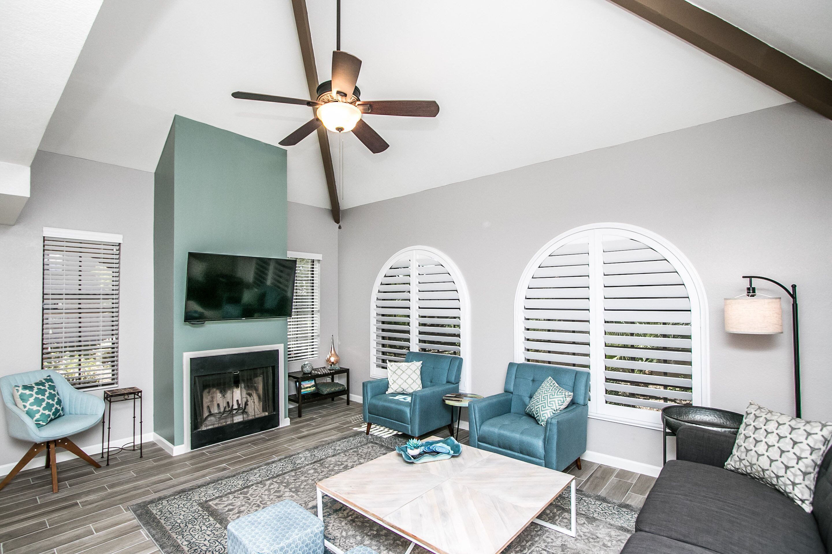 Remodeled Scottsdale Condo with Garage! Pet Friendly!