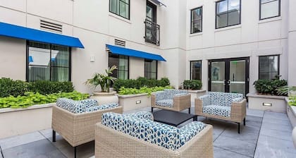 Studio sleeps 4; kitchen - 1 partial; bedding includes 1 king bed, 1 sofa bed
