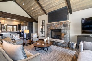 Smart TV, fireplace, stereo, offices