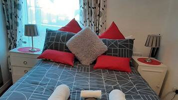 Apartment, 2 Queen Beds | 2 bedrooms, iron/ironing board, travel cot, free WiFi