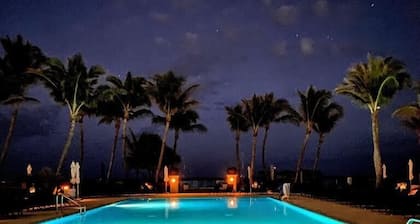 RITZ Riviera Beach SUN & SAND, GUEST SUITE, GYM, Pool, BBQ, HT, SUN SETS PB FL