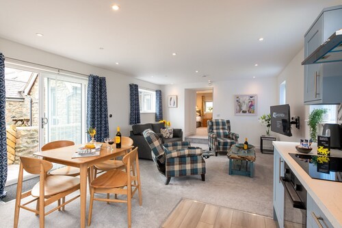 Hen Golchdy : Pet-Friendly 2‑Bed Cottage in Aberffraw | Managed by Anglesey Holiday Lettings