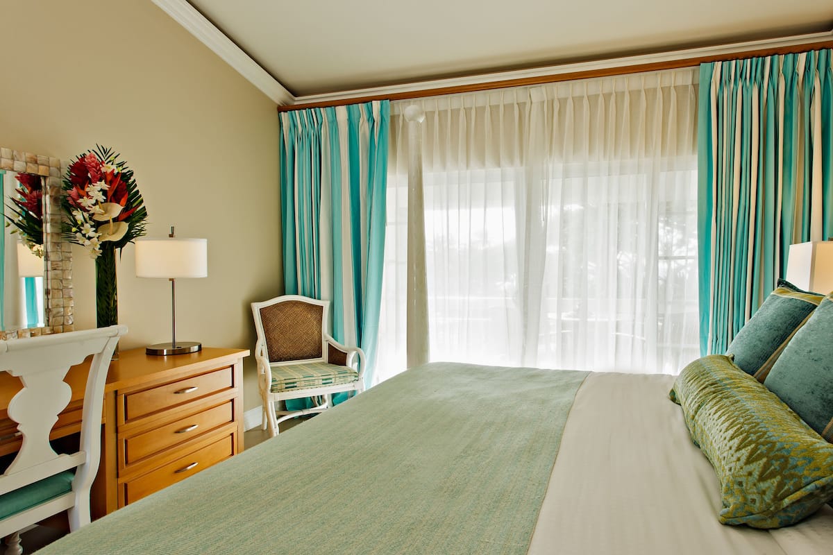 Chambre, vue jardin (Solo) | Coffres-forts dans les chambres, bureau