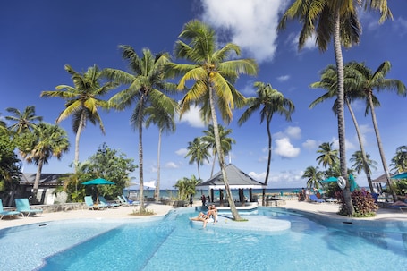 3 piscinas al aire libre